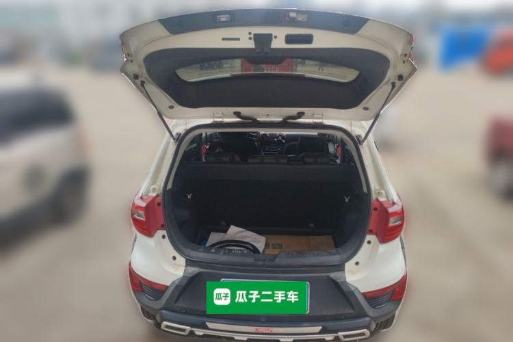 Used BAIC Senova X25 2015 1.5L manual Comfort trim level