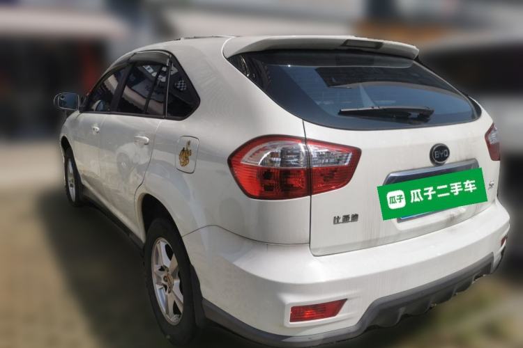 Used BYD S6 2014 2.0L Manual Luxury 5-Seater
