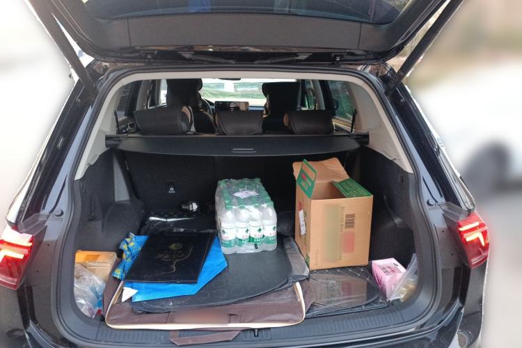 Used Volkswagen Tiguan L 2023 Restyled 330TSI Automatic Two-Wheel Drive R-Line Enhanced Comfort Version
