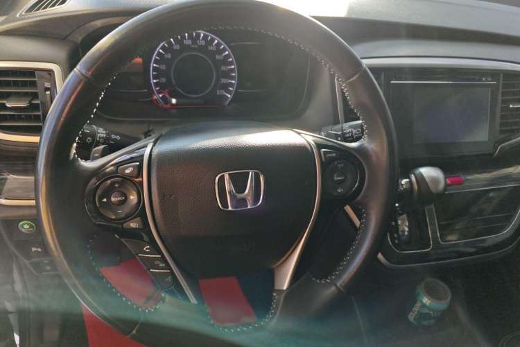 Used Honda Odyssey 2015 Updated 2.4L Smart Cool Version