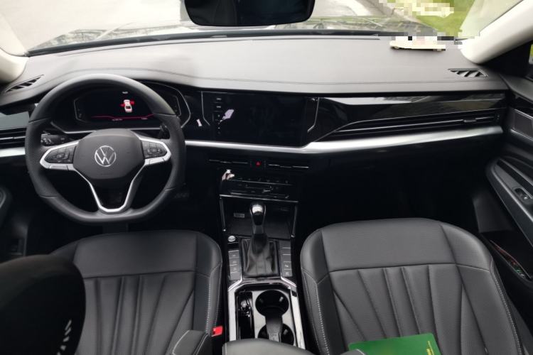 Used Volkswagen Passat 2025 Outstanding Model 380TSI Starry Dragon Glorious Edition
