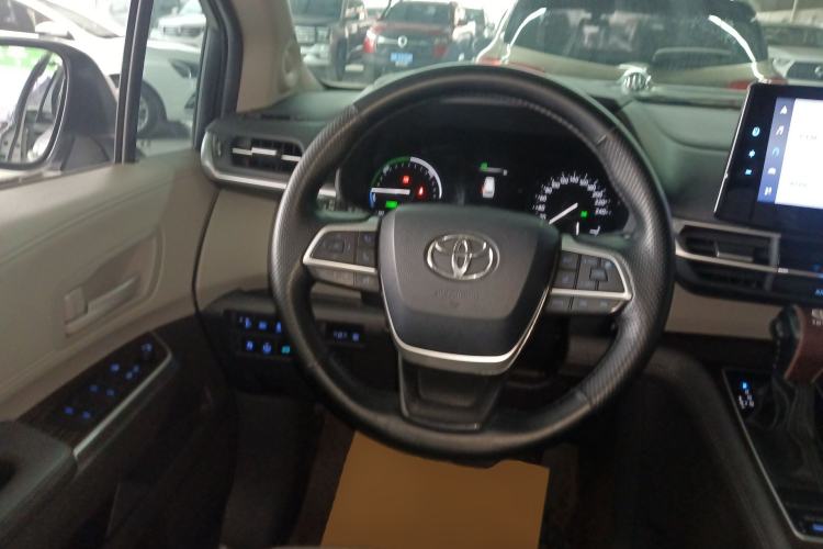 Used Toyota SIENNA 2021 2.5L Hybrid Comfort Edition Steering Wheel