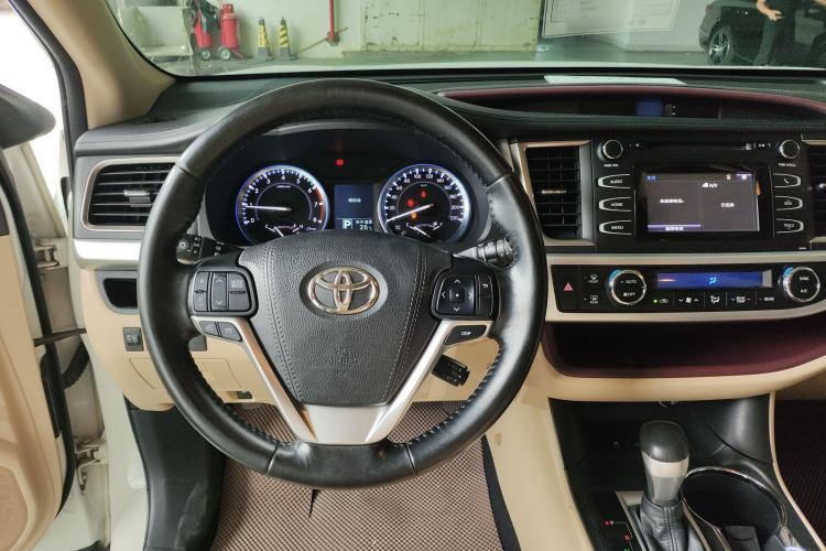 Used Toyota Highlander 2015 2.0T Two-Wheel Drive Luxury Edition 7 Seats
