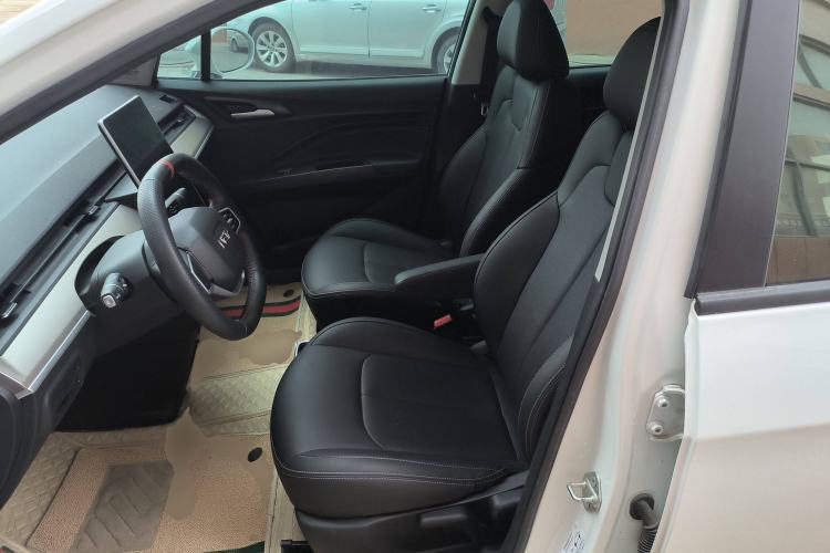 Used NETA V 2021 Standard Range Entertainment Version – Upgraded Model Left Front Seat