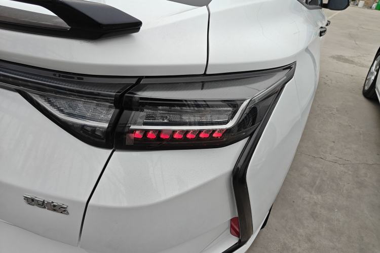 Used Dongfeng Aeolus Yixuan 2023 Mach Edition 1.5L Automatic Chasing Wind Version
