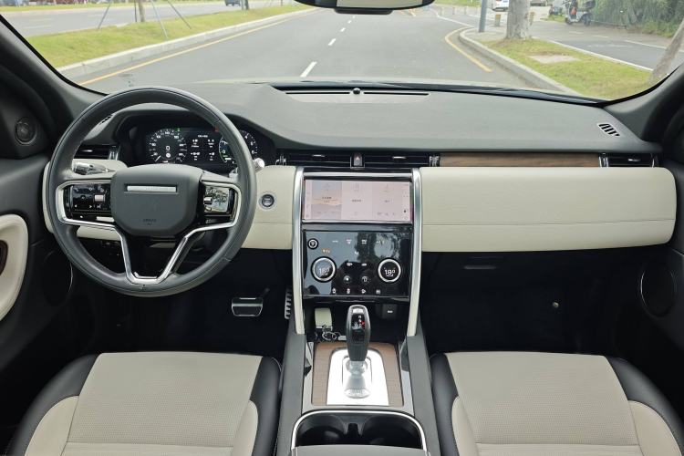 Used Land Rover Discovery Sport New Energy 2022 Facelifted P300e Plug-in Hybrid Electric Version Interior 4