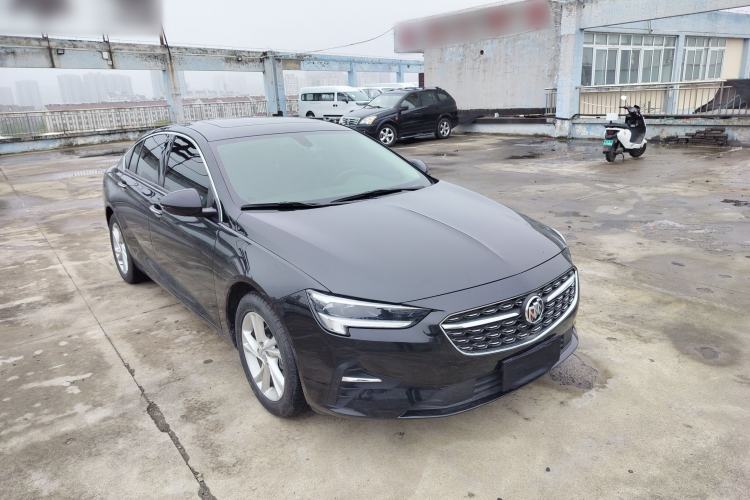 Used Buick Regal 2020 552T Luxury Version Front Right 45 Deg