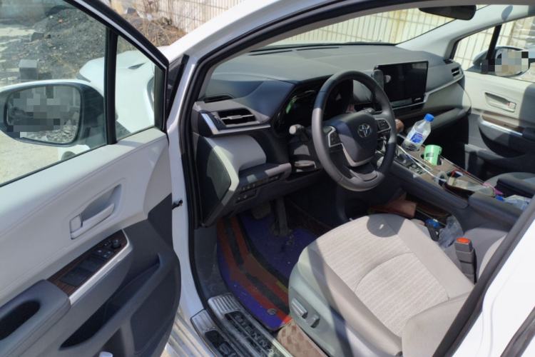 Used Toyota SIENNA 2026 Model 2.5L Dual-Engine Two-Wheel-Drive Comfort Edition Driver Seat