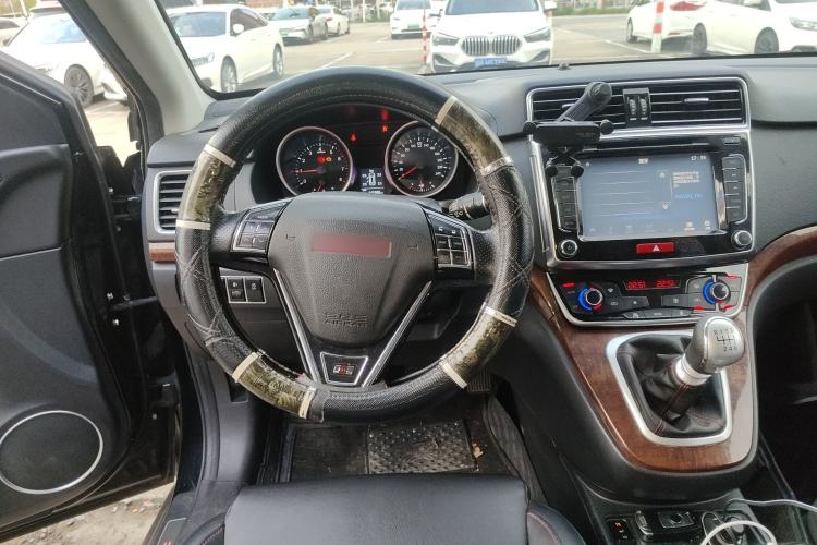 Used Haval H6 2015 Revised Version Sport Edition 1.5T Manual Transmission Two-Wheel Drive Elite Grade