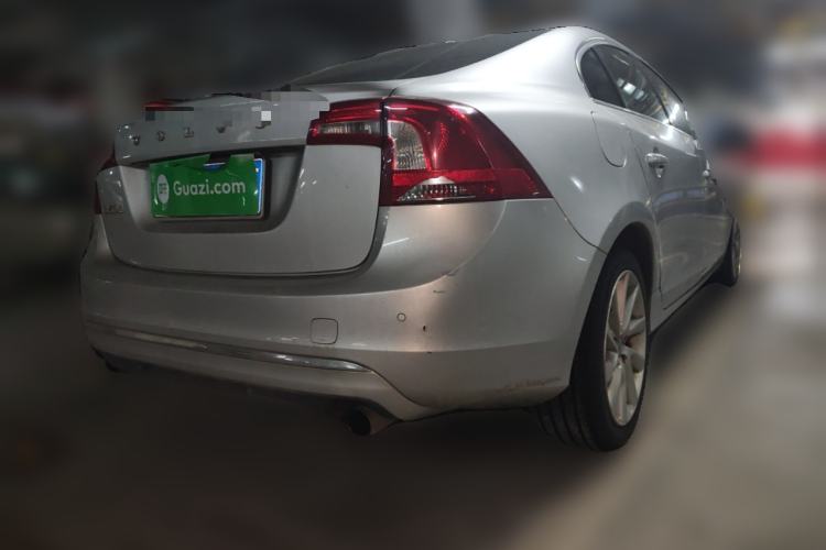Used Volvo S60 2015 S60L 2.0T Zhiyuan Edition

