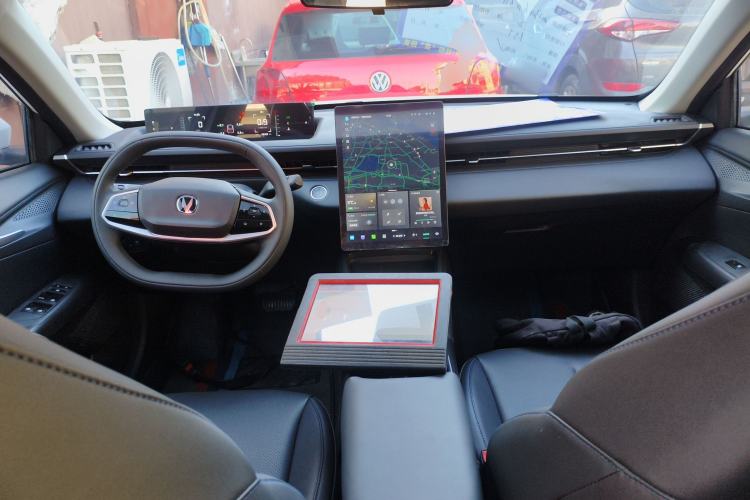 Used CHANGAN Eado DD 2023 Blue Whale NE 1.5T GDI DCT Luxury Edition Center Console