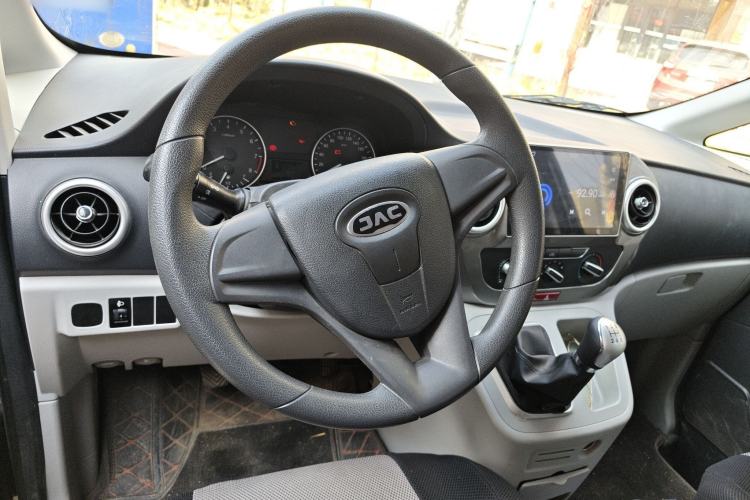 Used JAC Refine M3 2022 1.8L 7-seat Standard Edition