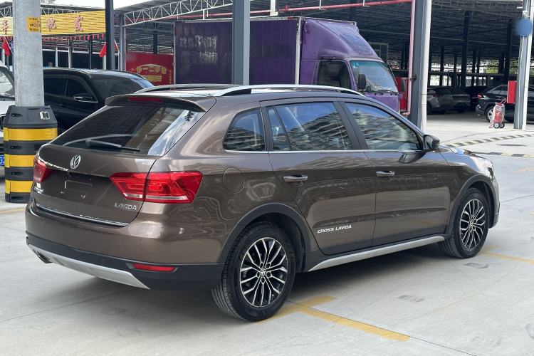 Used Volkswagen Cross Lavida 2014 1.6L Automatic