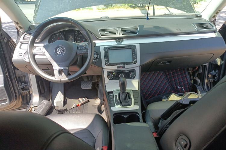 Used Volkswagen Magotan 2013 1.8TSI Premier Model Center Console