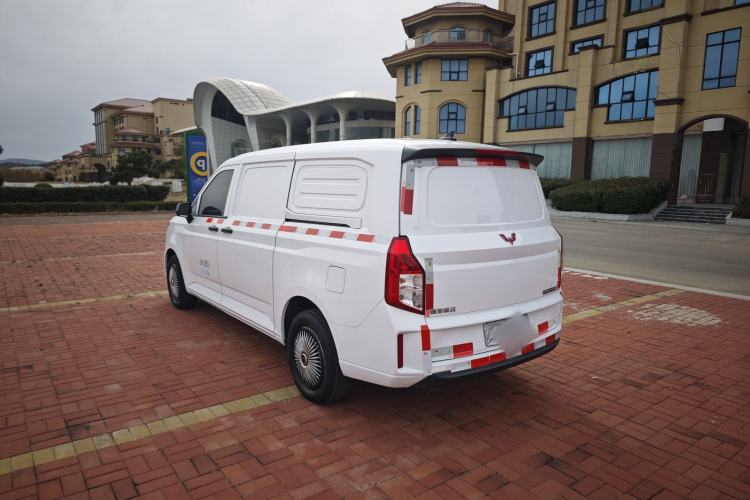 Used Wuling Zhengcheng 2021 1.5T Manual Comfort Version with Enclosed Windows