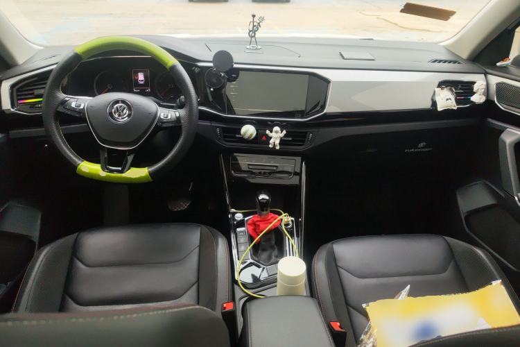 Used Volkswagen Tayron 2020 330TSI Two-Wheel Drive Luxury Smart Connectivity Version Center Console