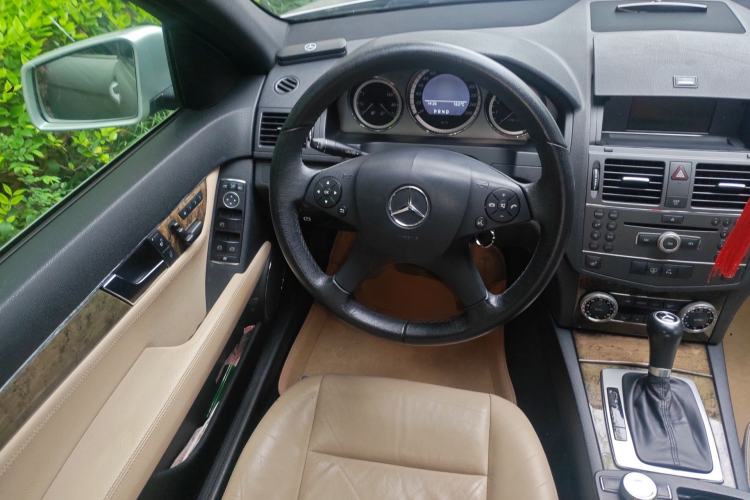 Used Mercedes-Benz C-Class 2010 C 200 CGI Fashion Model Steering Wheel