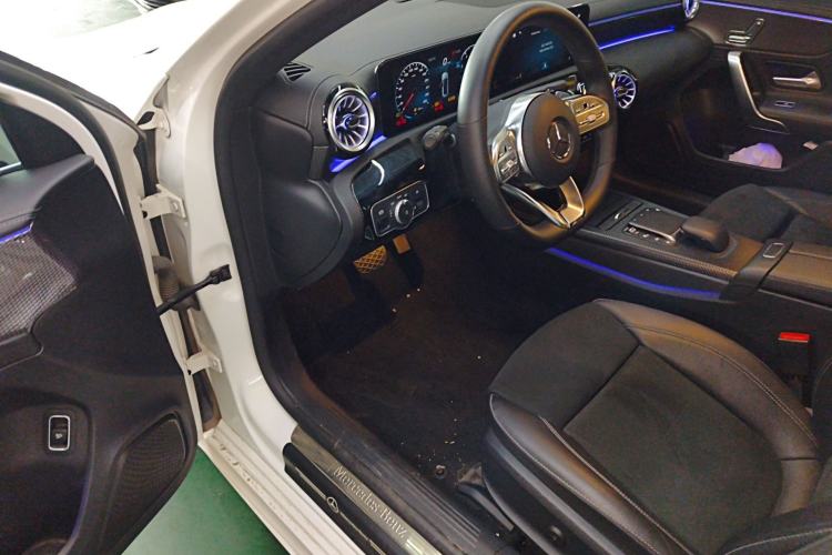 Used Mercedes-Benz A-Class 2022 Revised Version A 200 L Sport Sedan Fashionable Style Driver Seat