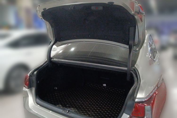 Used Lexus ES 2022 300h Excellence Edition Trunk