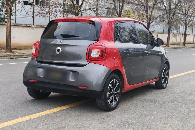 Used smart forfour 2016 1.0L 52 kW Passion Edition
