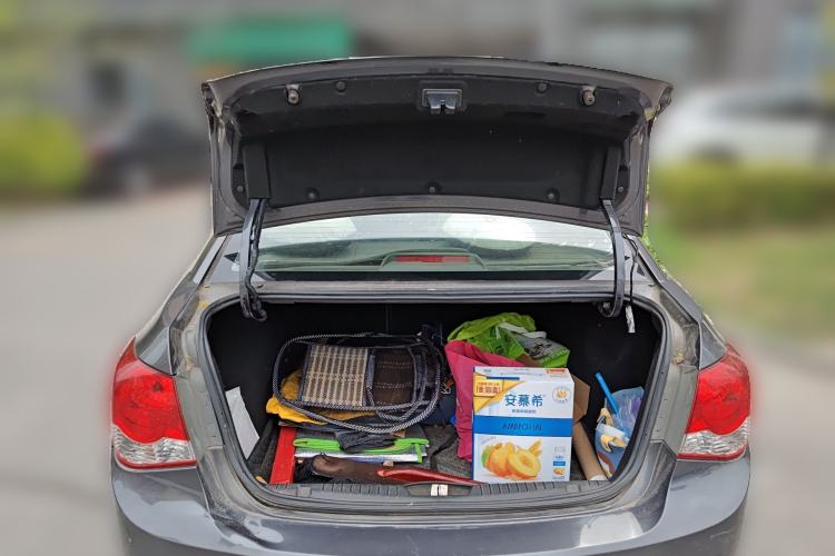 Used Chevrolet Cruze 2013 1.6L SE MT Trunk