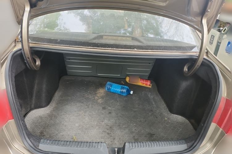 Used Volkswagen Jetta 2013 1.6L Manual Fashion Edition Trunk