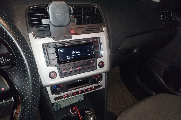 Used Volkswagen Polo 2016 1.6L Cross Polo Automatic
