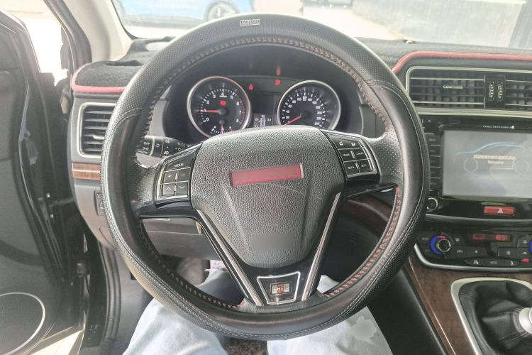 Used Haval H6 2015 Revised Version Sport Edition 1.5T Manual Transmission Two-Wheel Drive Elite Grade