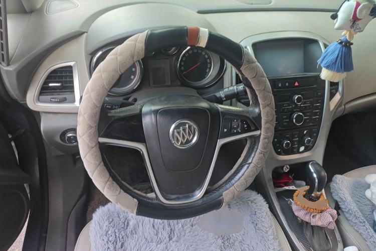 Used Buick GT 2010 XT 1.6L Automatic Fashion Edition Steering Wheel