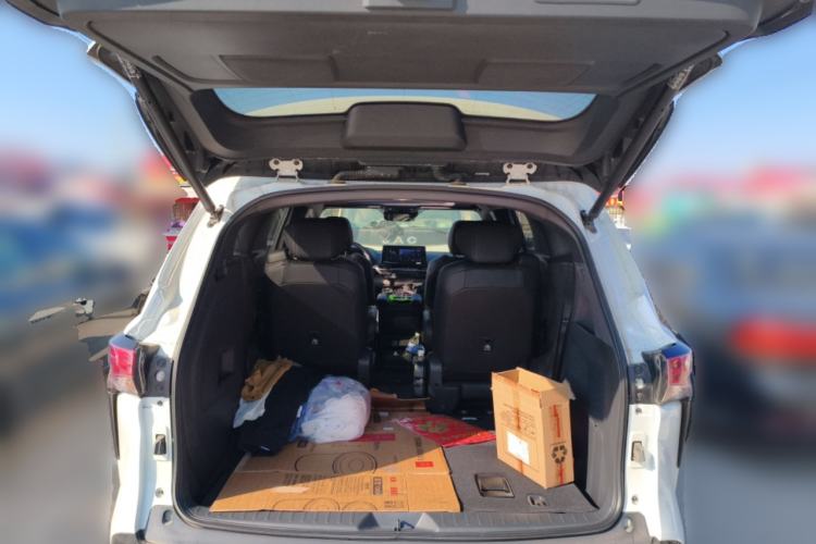 Used Toyota Granvia 2023 2.5L Hybrid Prestige VIP Edition Trunk