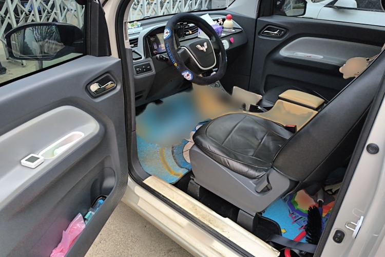 Used Wuling Hongguang MINIEV 2022 Macaron Fashion Model Lithium Iron Phosphate Interior 3