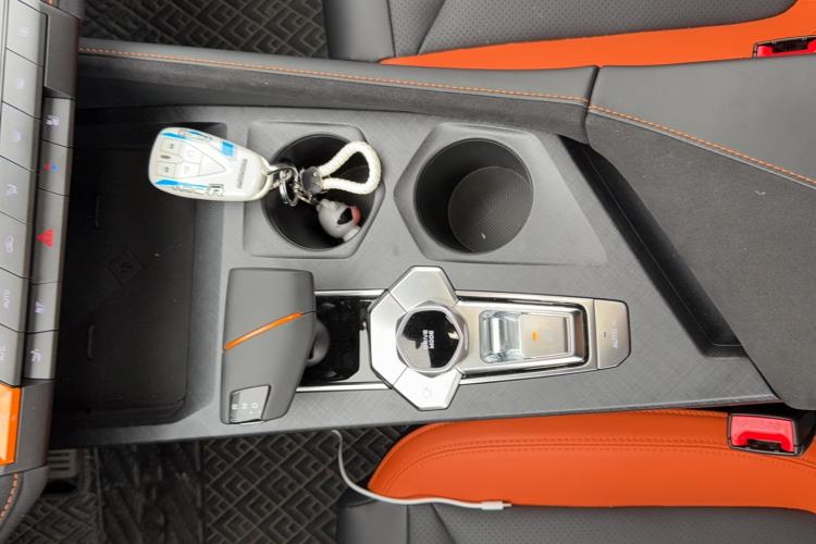 Used CHANGAN UNI-V 2024 1.5T Prestige Sport Edition Gear Lever