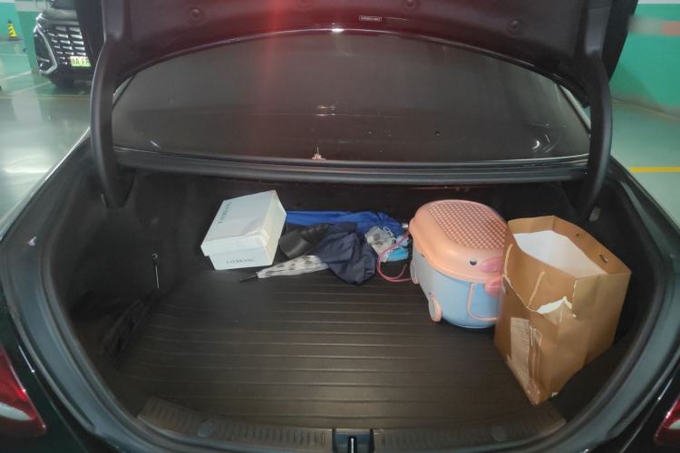 Used Mercedes-Benz E-Class 2017 E 300 L Sporty and Stylish Model