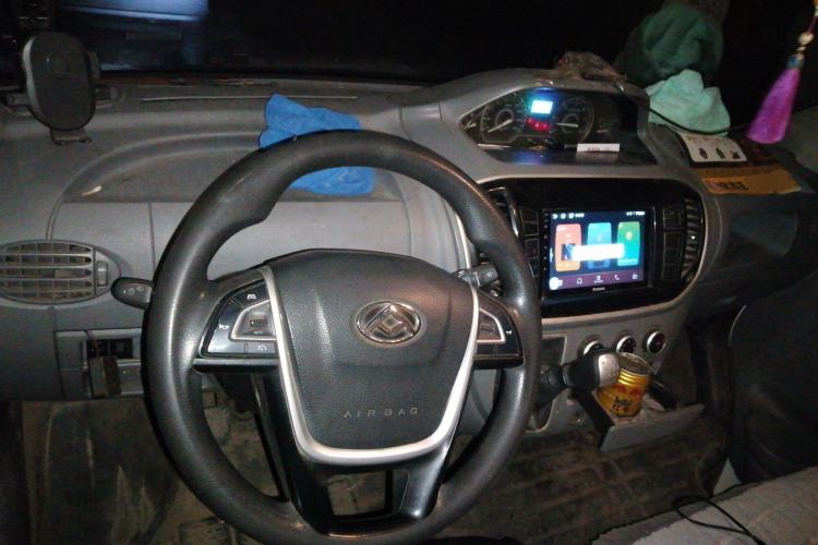 Used SAIC MAXUS Xintu V80 2023 2.0T Manual Classic City Delivery King Long Wheelbase Mid-Roof 3-Seater