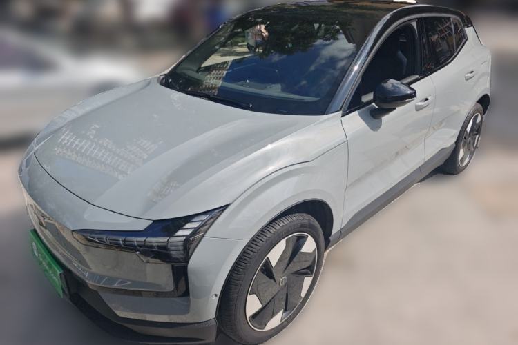 Used Volvo EX30 2025 Rear-Drive Long-Range Version Ultra