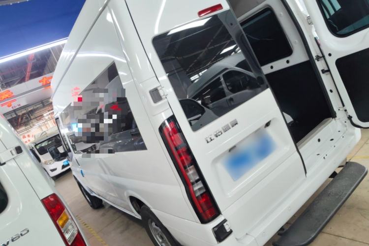 Used JMC Fushun 2023 2.0T Automatic Mid-Range High-Roof Commercial Multi-Purpose 7-Seater Passenger Vehicle