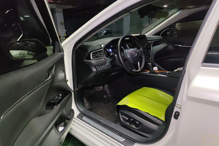 Used Toyota Camry 2021 2.0G Luxury Edition Driver Seat