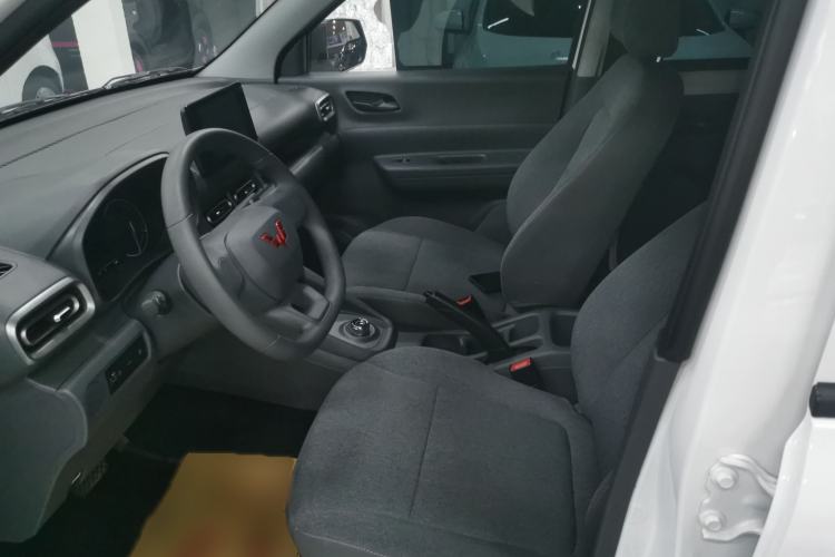 Used Wuling Hongguang New Energy 2024 All-Electric Model 300KM Practical Version
