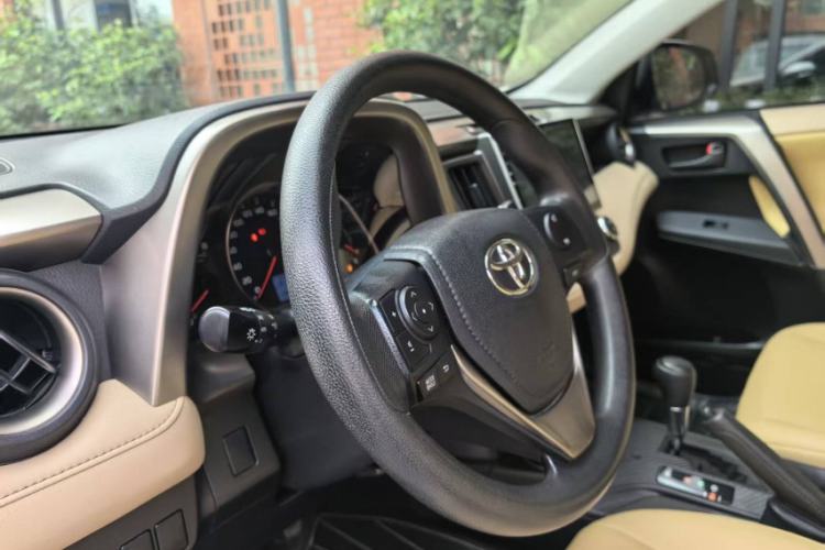 Used Toyota RAV4 2013 2.0L CVT Four-Wheel Drive Fashion Edition
