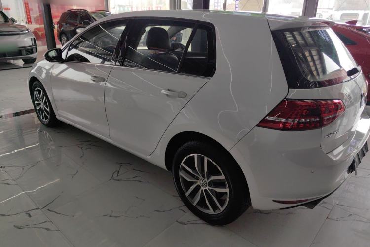 Used Volkswagen Golf 2016 230TSI Automatic Luxury Version
