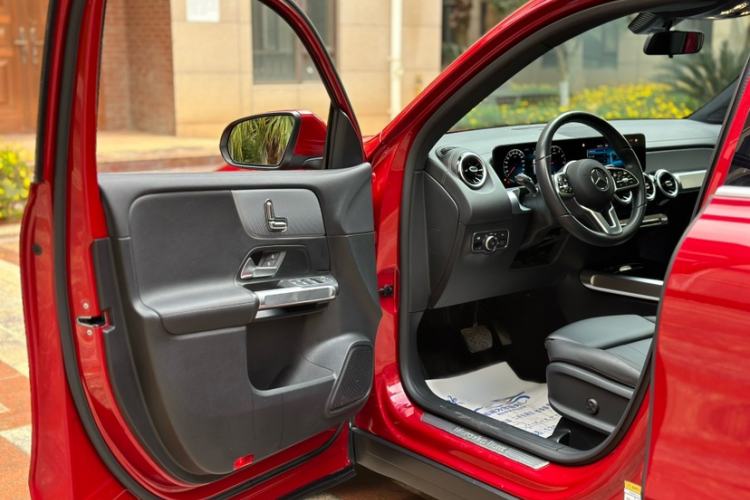 Used Mercedes-Benz GLB 2023 Refresh GLB 200 Fashion Edition
