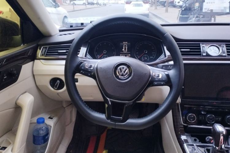 Used Volkswagen Passat 2016 330TSI DSG Luxury Edition Steering Wheel