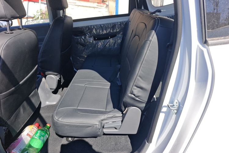 Used Wuling Hongguang New Energy 2025 Extended-Range Hybrid 50 km Utility Version Left Rear Seat