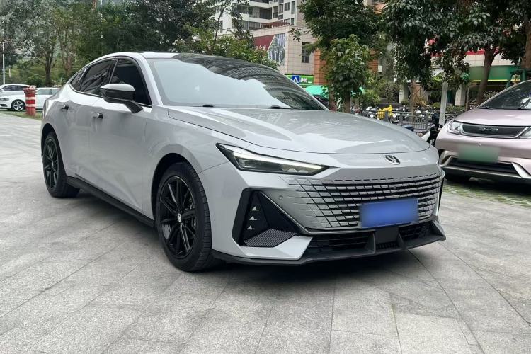 Used Changan UNI-V 2022 1.5T Prestige Version