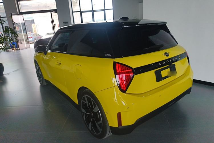 Used MINI Electric COOPER 2024 452km COOPER SE Artist
