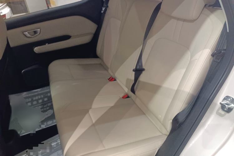 Used Wuling Bingo PLUS 2024 330 km Range Five-Seater Version Left Rear Seat