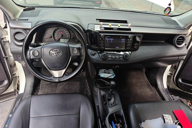 Used Toyota RAV4 2019 2.0L CVT Two-Wheel Drive Luxury Version China VI Standard