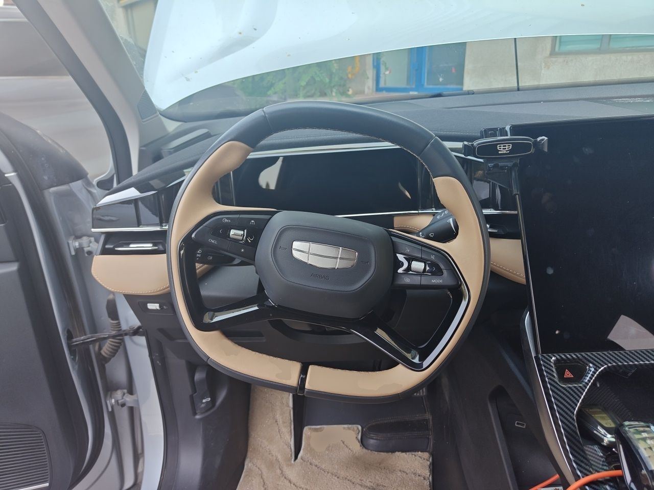 Geely Auto FX11 2023 1.5TD DCT Prestige Edition — снимка 10