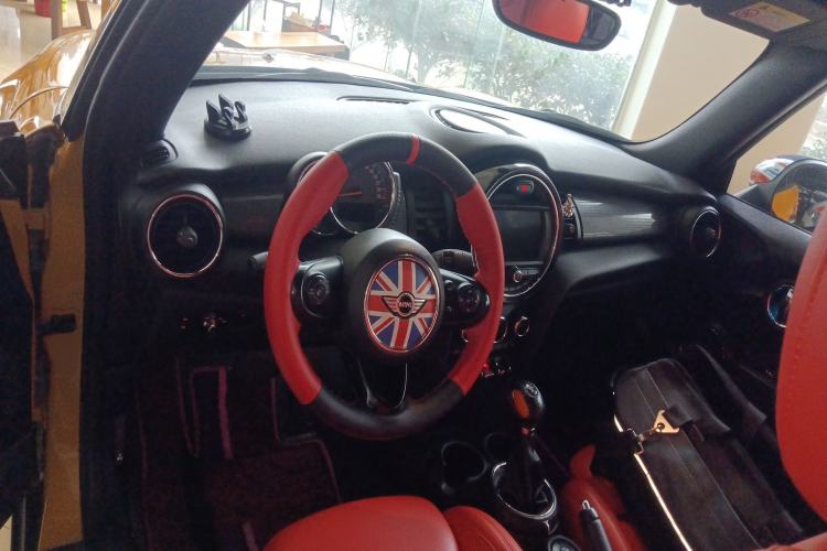 Used MINI 2016 1.5T COOPER CABRIO Center Console