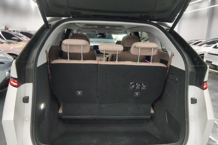 Used XPeng X9 2025 740 Ultra-Long Range Max